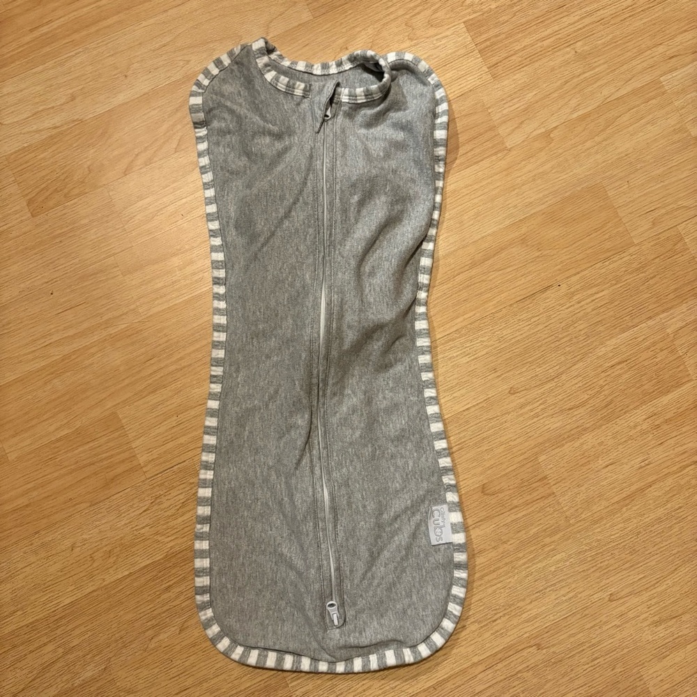 Comfy Cubs Gray Swaddle Large